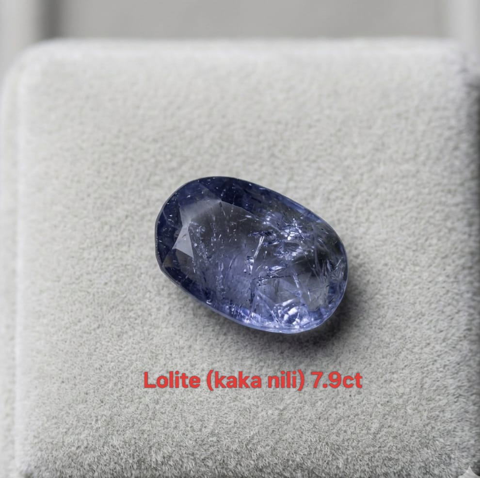 Kaka Neeli (Lolite) Stone 7.9 carat